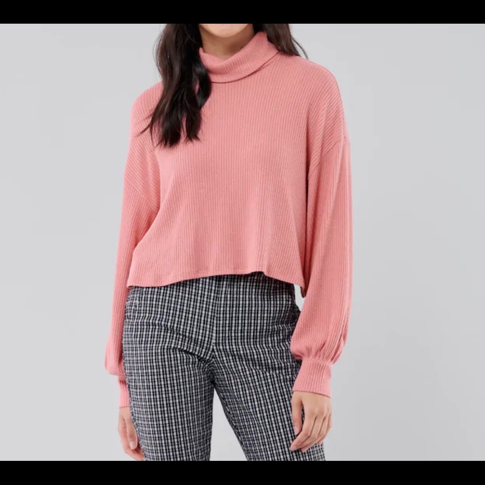 NWT Hollister Crop Turtle Neck Long Sleeve
